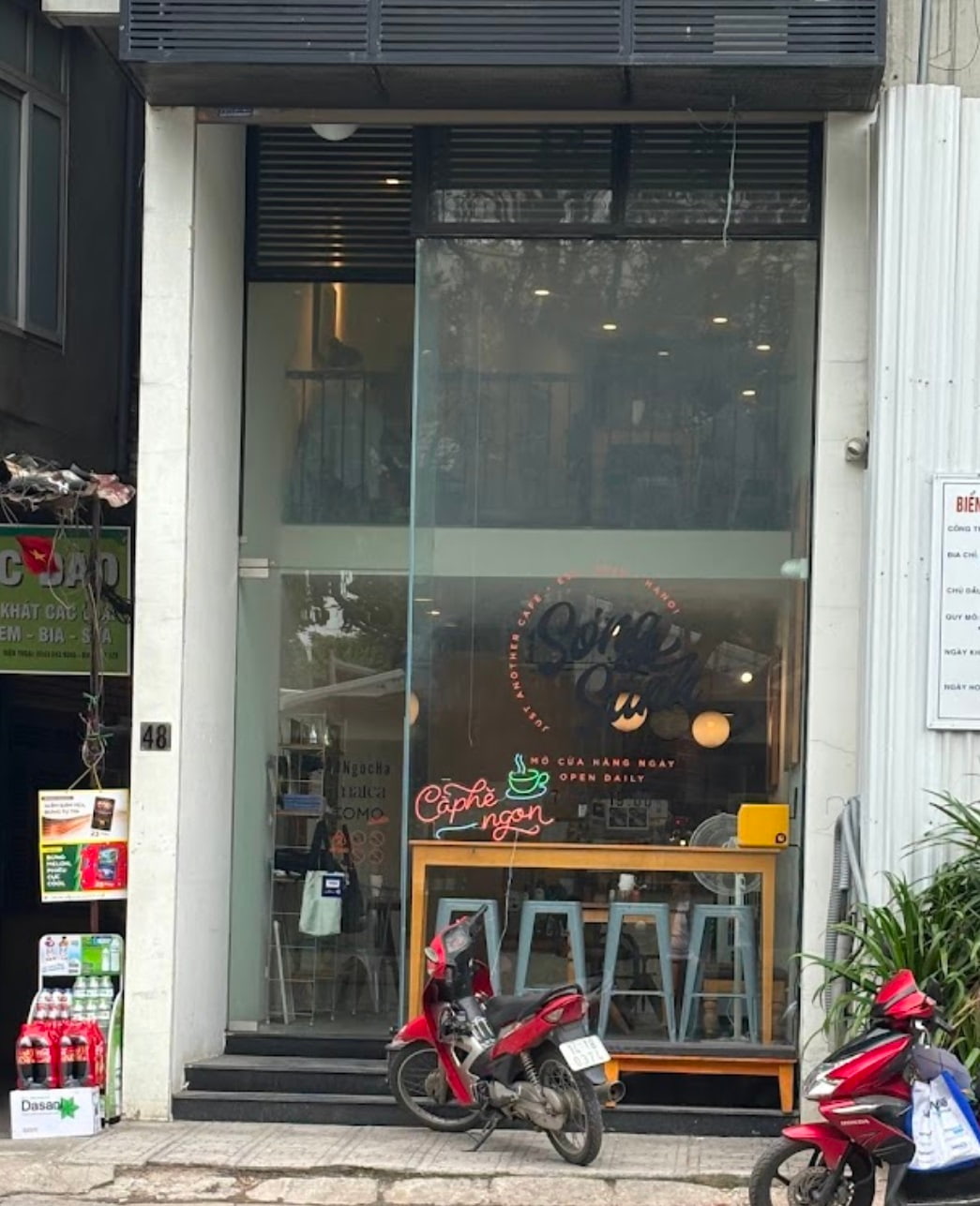 Sóng Sánh Café