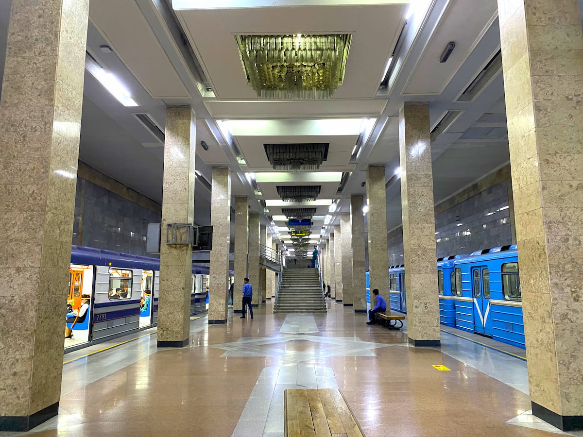 タシュケント地下鉄　メトロ　ミング・オリク駅