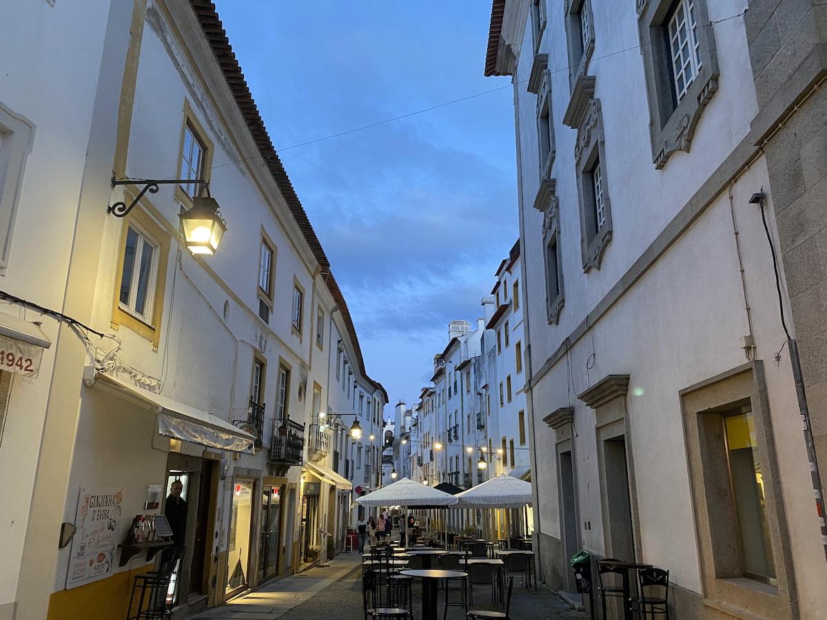 リスボンからエヴォラへの行き方