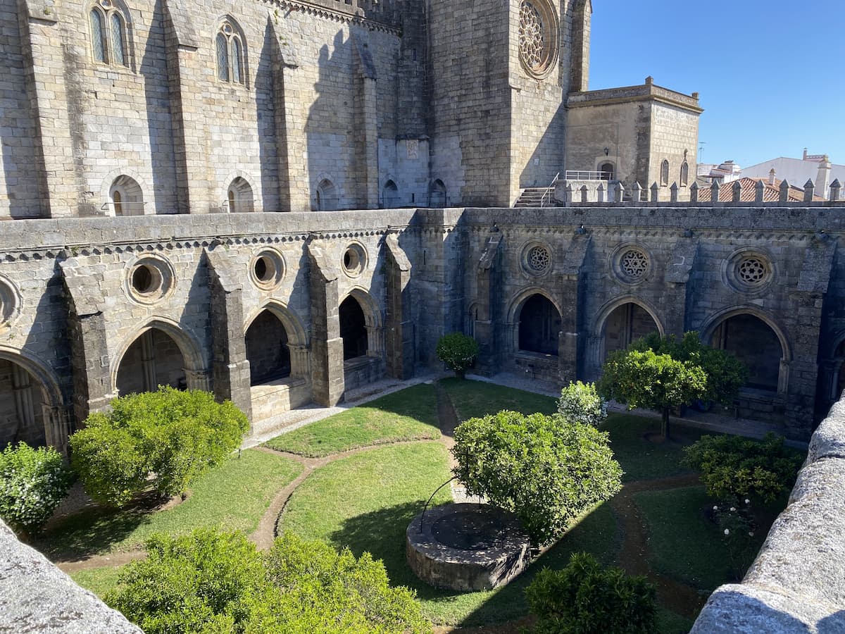 エヴォラ大聖堂