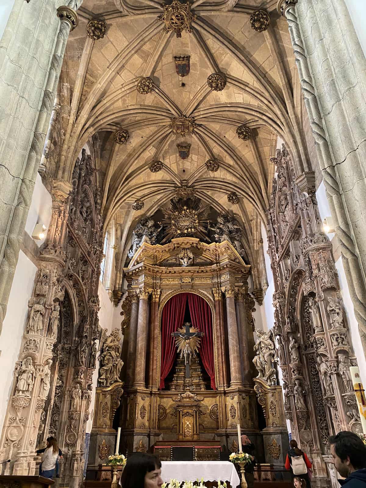 サンタ・クルース修道院