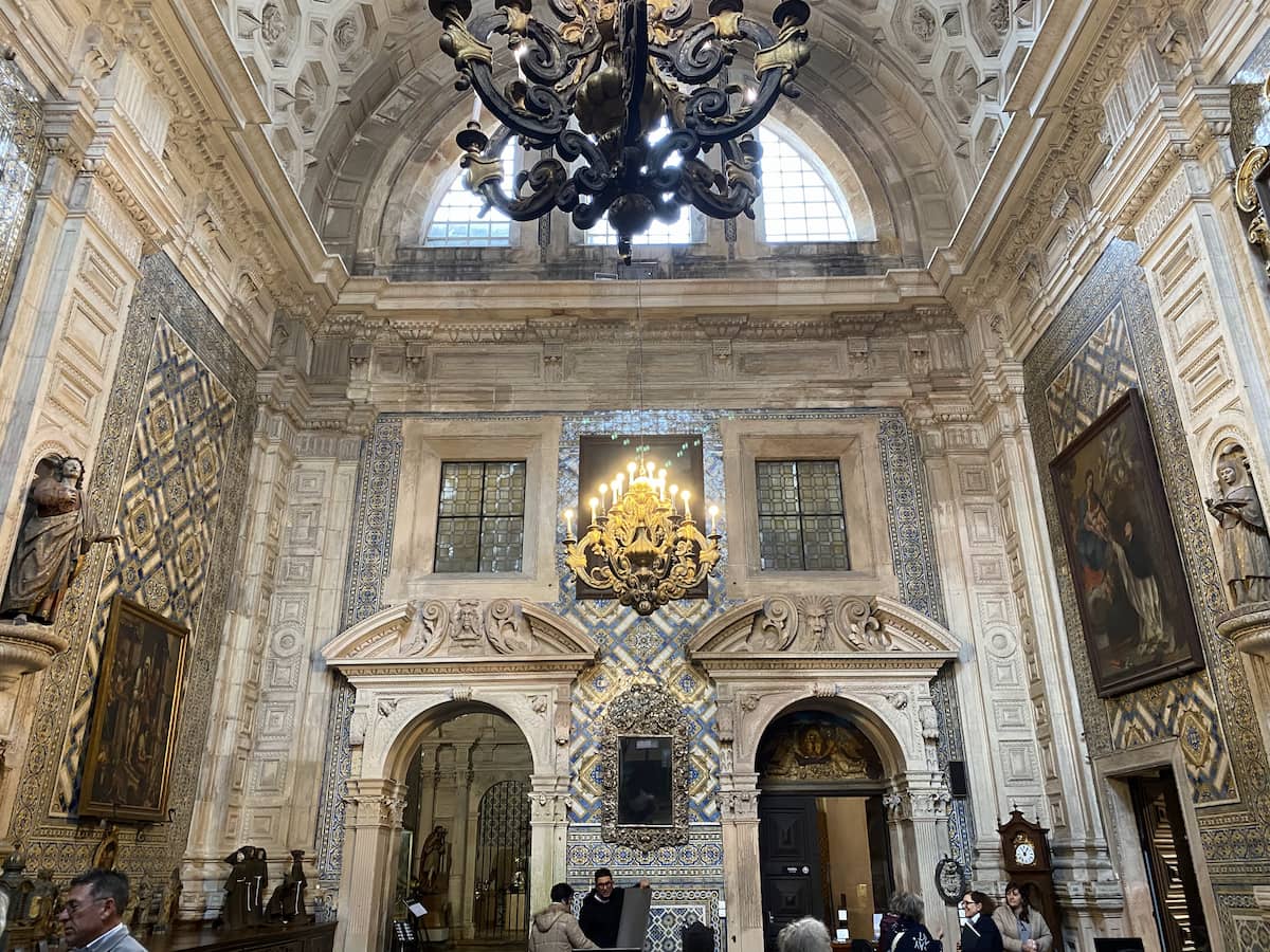 サンタ・クルース修道院