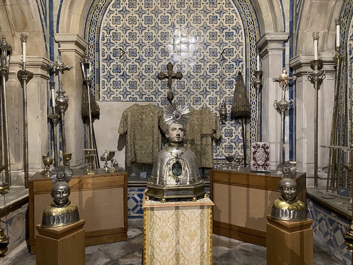 サンタ・クルース修道院