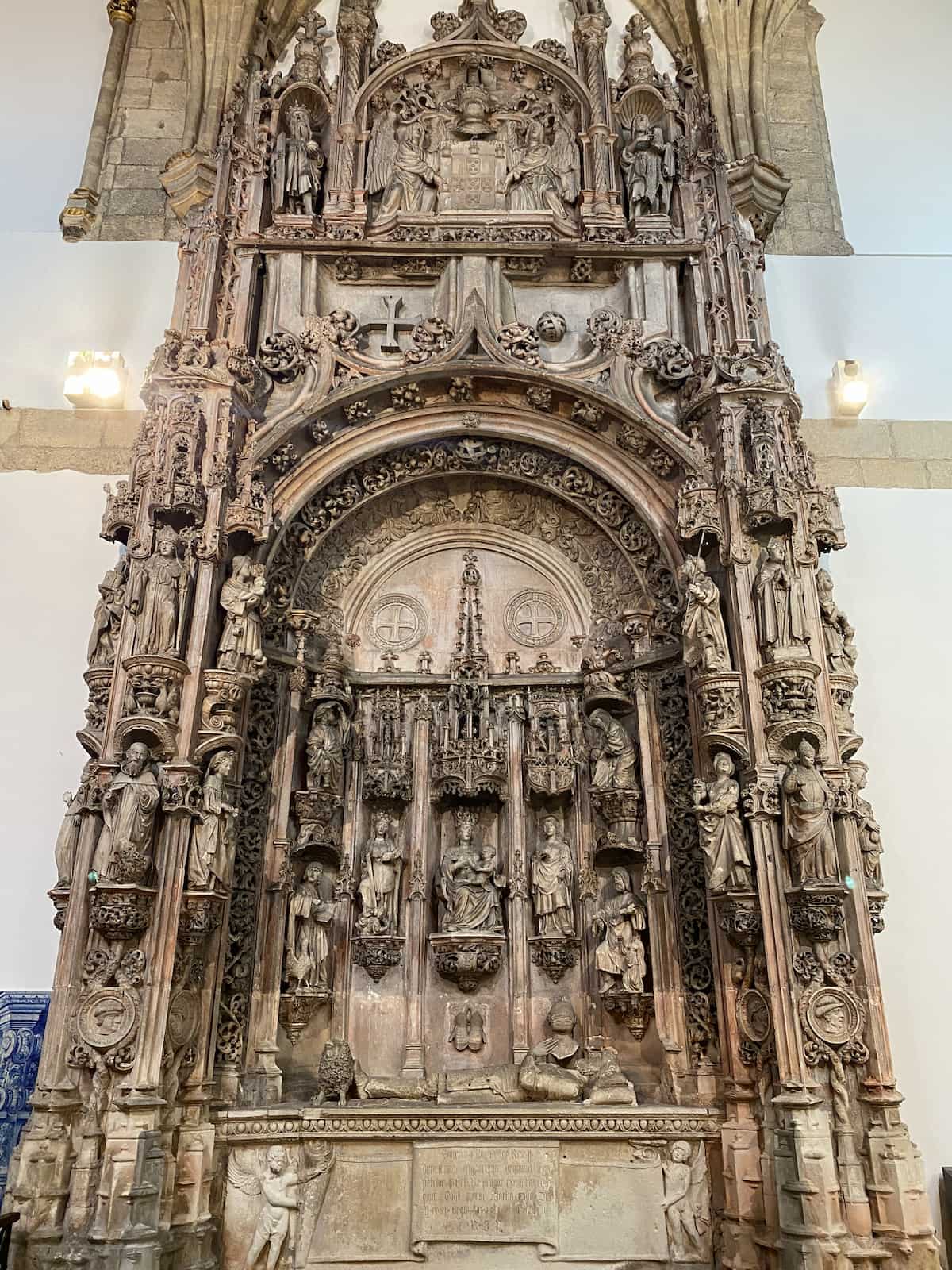 サンタ・クルース修道院