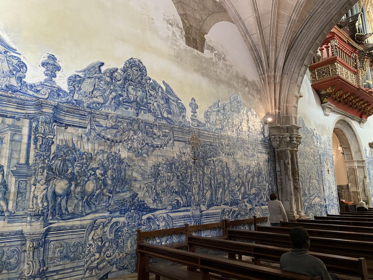 サンタ・クルース修道院