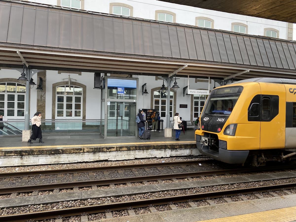 コインブラからポルト行き方