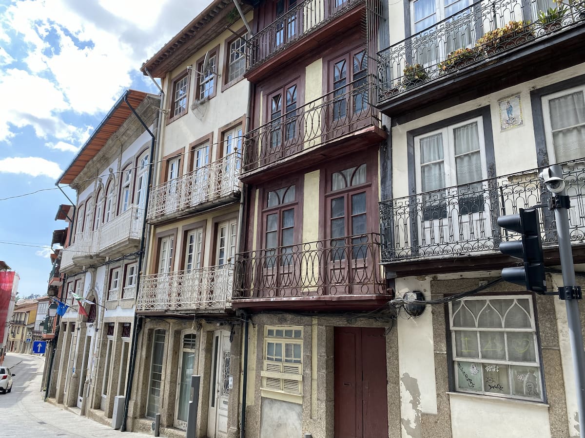 ギマランイス歴史地区とコウルス地区