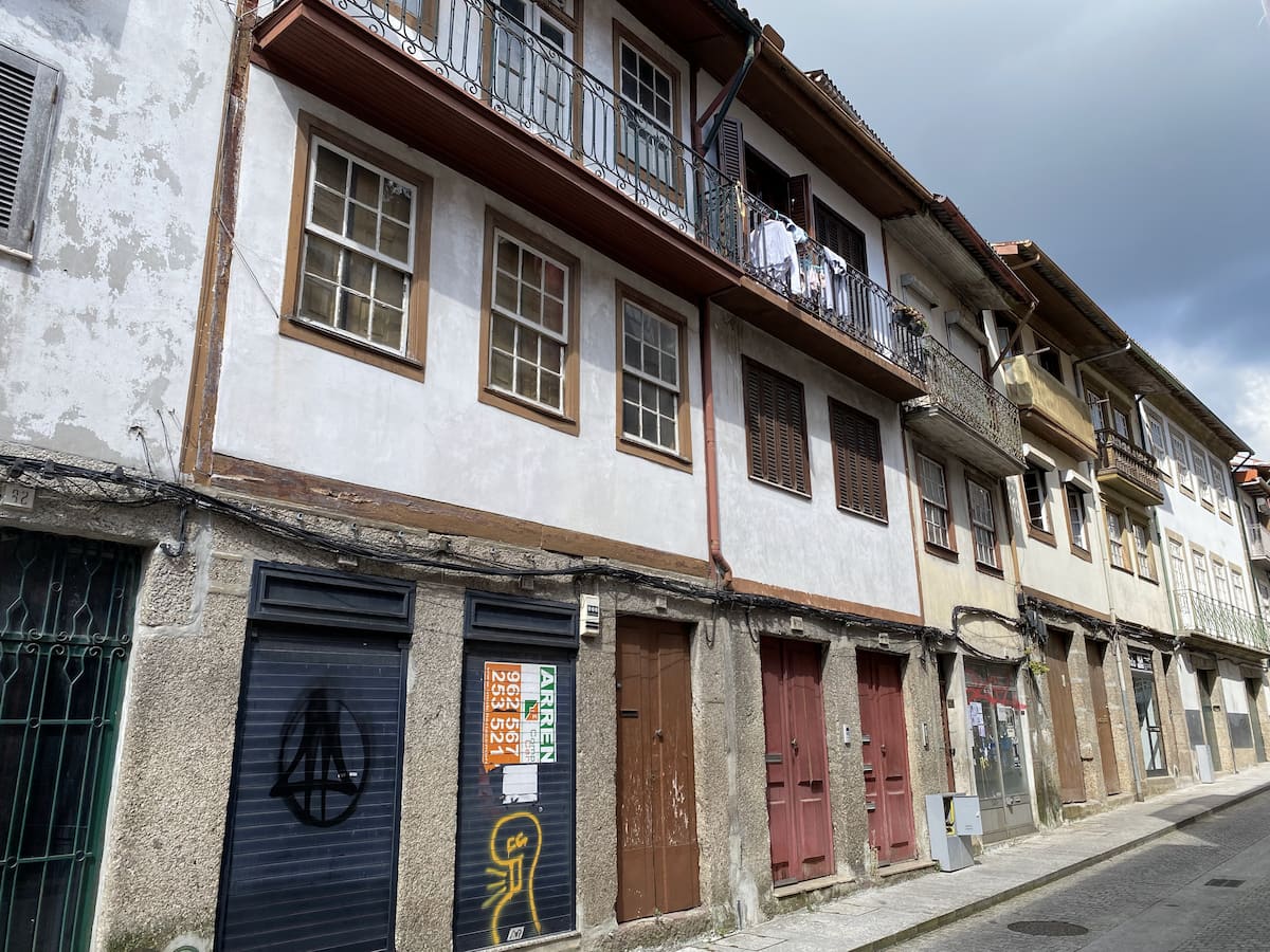 ギマランイス歴史地区とコウルス地区