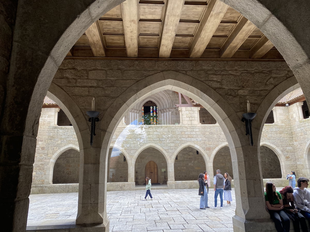 ギマランイス歴史地区とコウルス地区