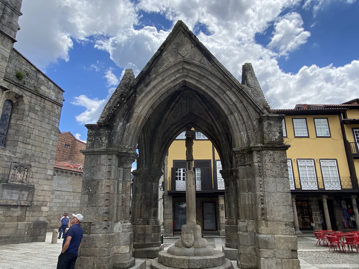 ギマランイス歴史地区とコウルス地区