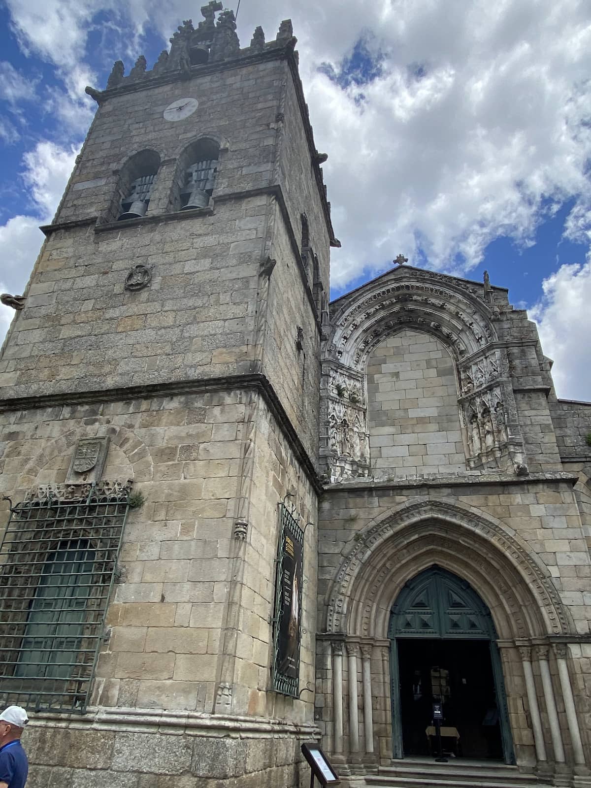 ギマランイス歴史地区とコウルス地区