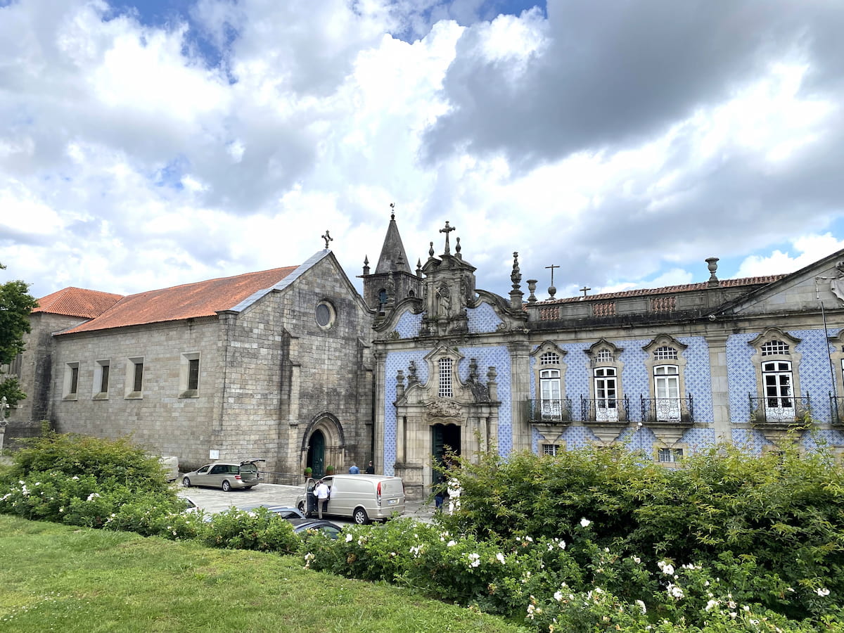 ギマランイス歴史地区とコウルス地区