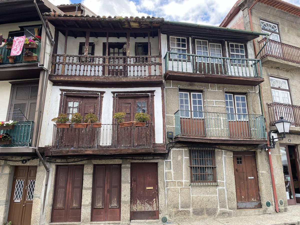 ギマランイス歴史地区とコウルス地区